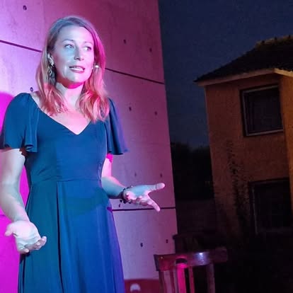 Pilar Achevé narrando